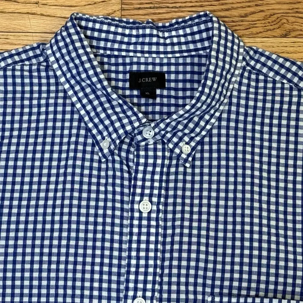 J. Crew ~details~ excellent